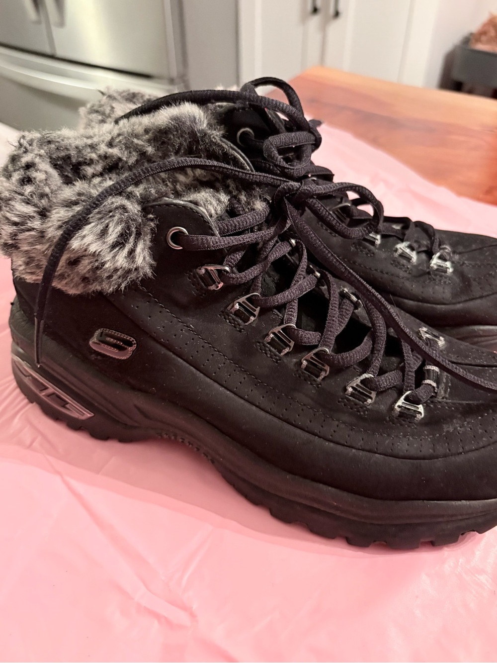 Skechers Black Winter Lace-Up Boots with Gray Faux Fur Collar